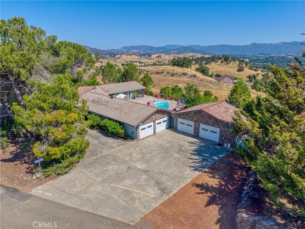 Photo of 460 Lake Vista Drive, Lakeport, CA 95453 (MLS # LC26071925)