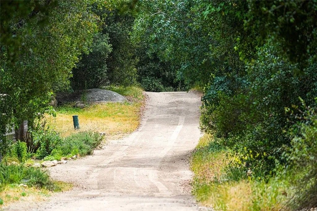 Photo of 5 Calle Nublosa, Murrieta, CA 92562 (MLS # SW26073397)