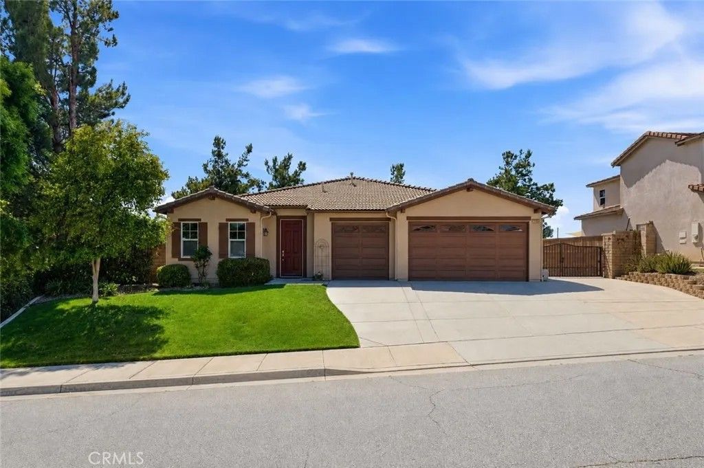 Photo of 31369 Eastridge Avenue, Menifee, CA 92584 (MLS # IV26104846)