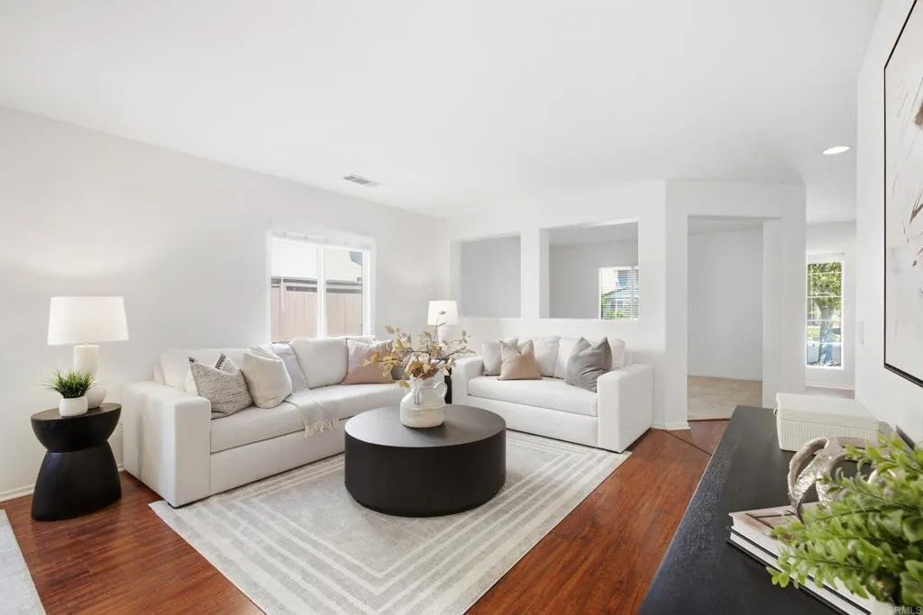1009 Longfellow Court