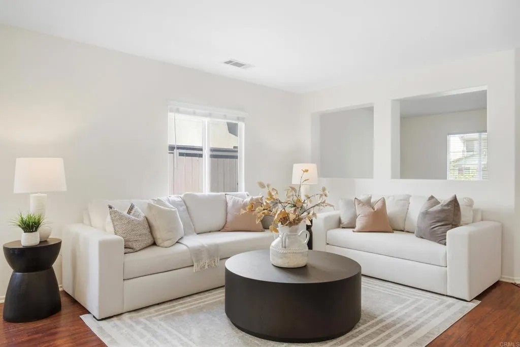 1009 Longfellow Court