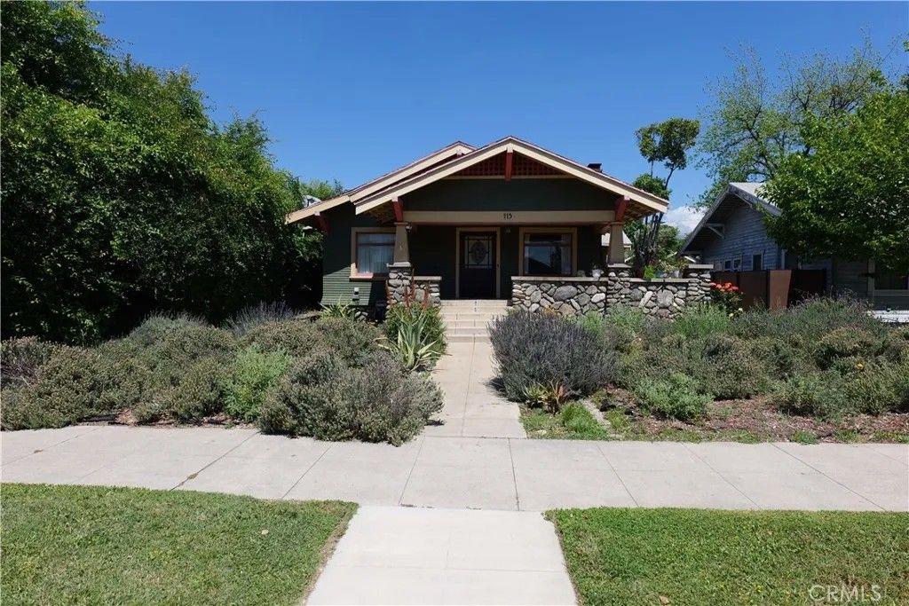 Photo of 115 E Jefferson Ave, Pomona, CA 91767 (MLS # TR26082594)