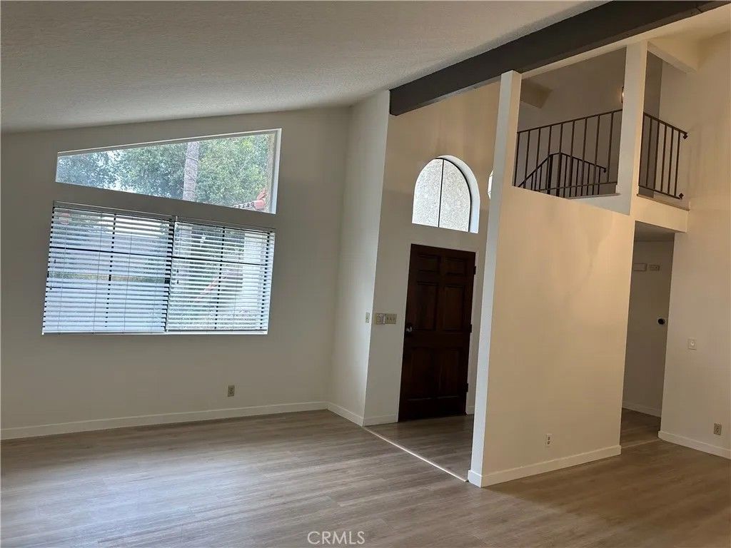 Photo of 22518 Avenue San Luis, Woodland Hills, CA 91364 (MLS # SR26096023)