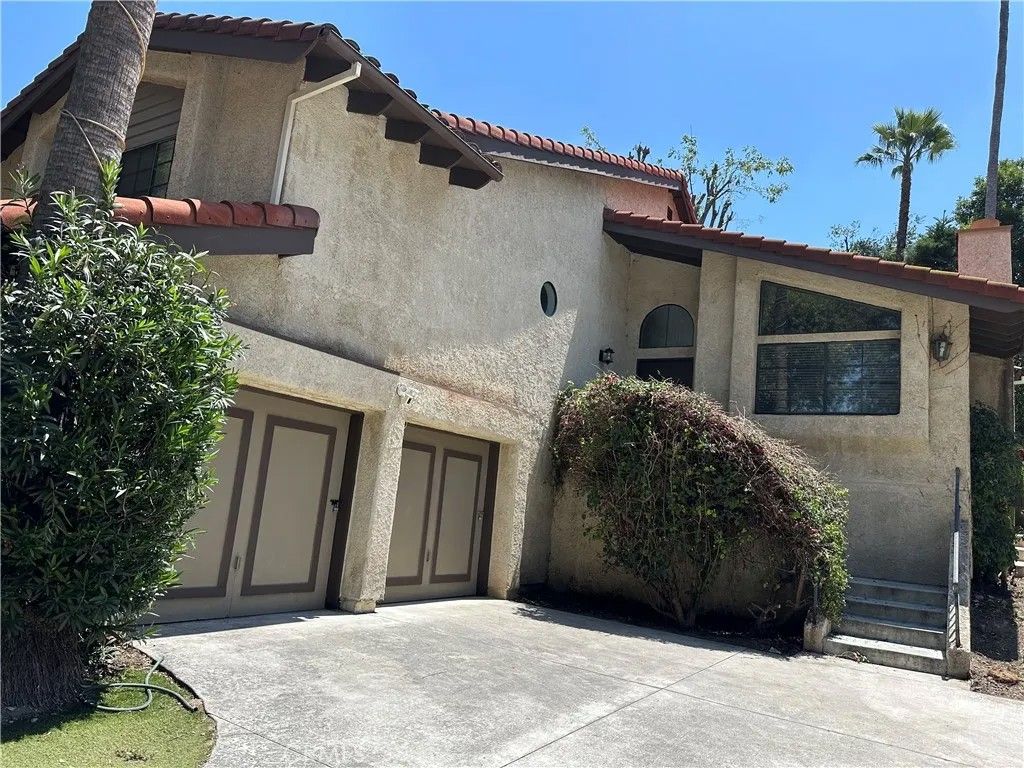 Photo of 22518 Avenue San Luis, Woodland Hills, CA 91364 (MLS # SR26096023)