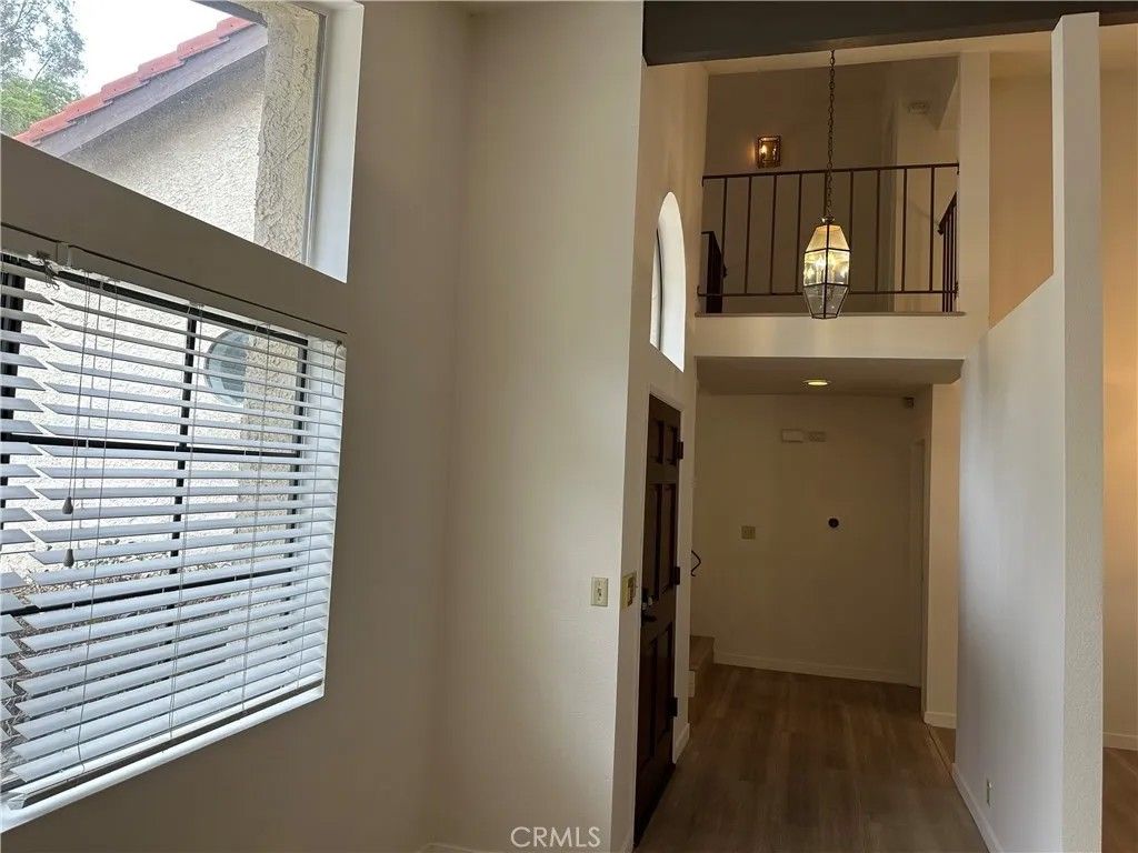 Photo of 22518 Avenue San Luis, Woodland Hills, CA 91364 (MLS # SR26096023)