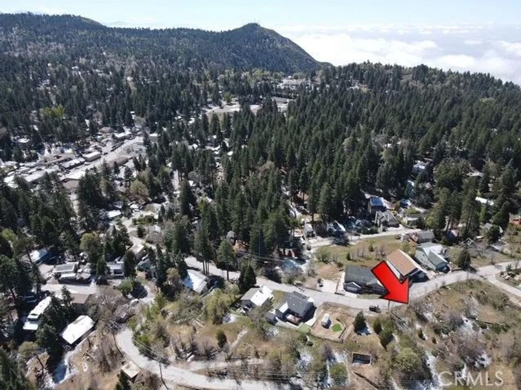 Photo of 31912 Encina Way, Running Springs, CA 92382 (MLS # HD26078435)