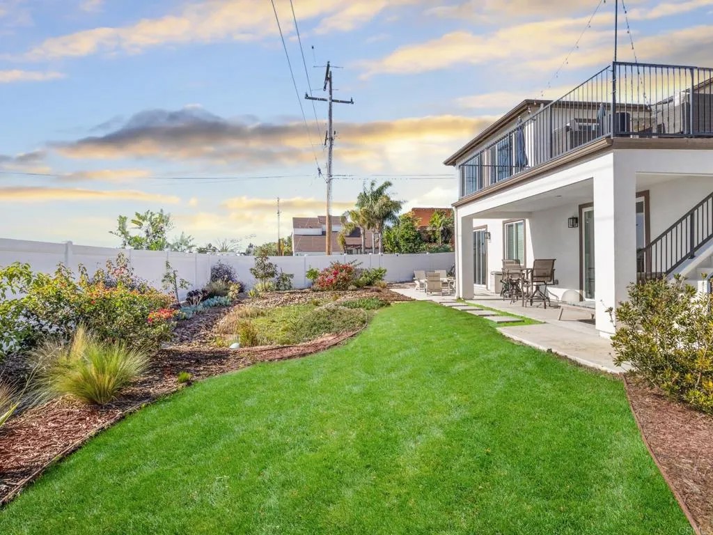 1858 Avocado Rd