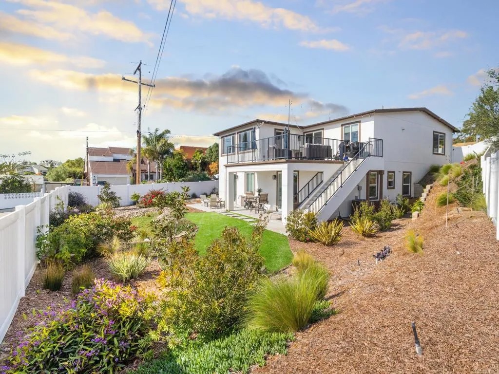 1858 Avocado Rd