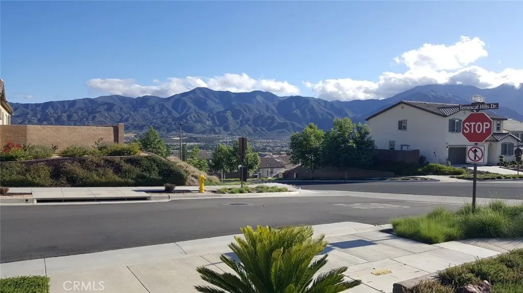 11826 Arch Hill
