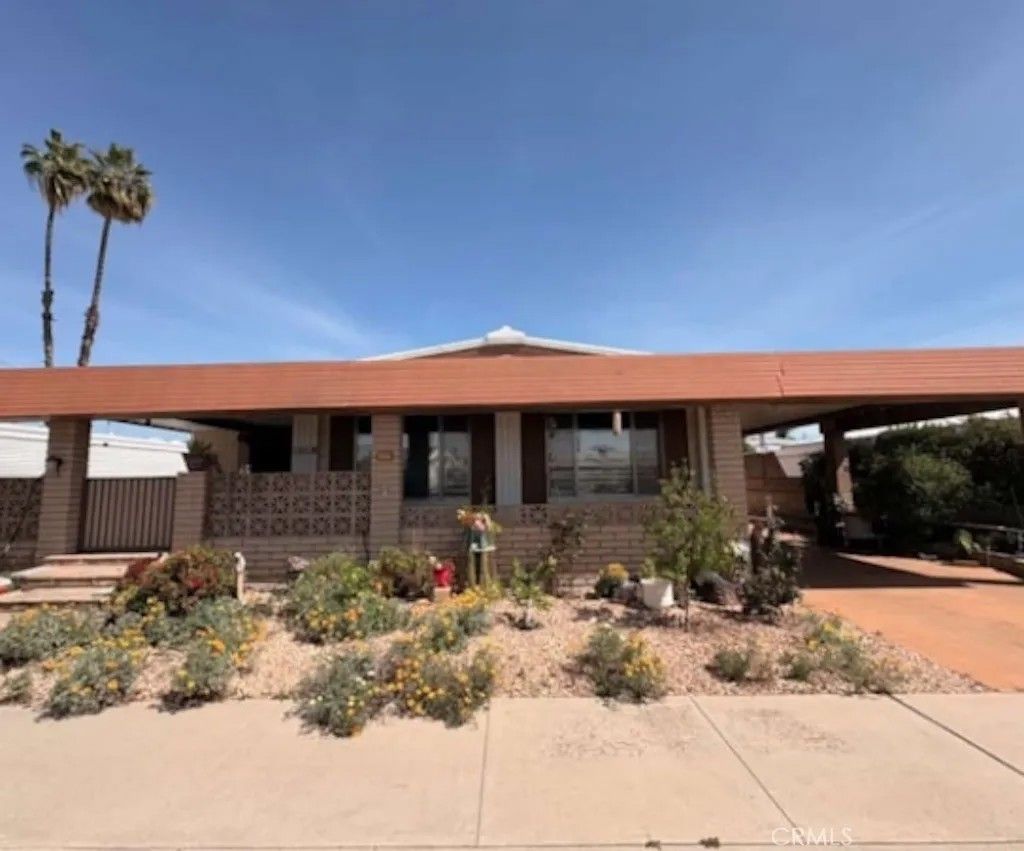 Photo of 1018 San Nicolas Street, Hemet, CA 92543 (MLS # SW26096236)