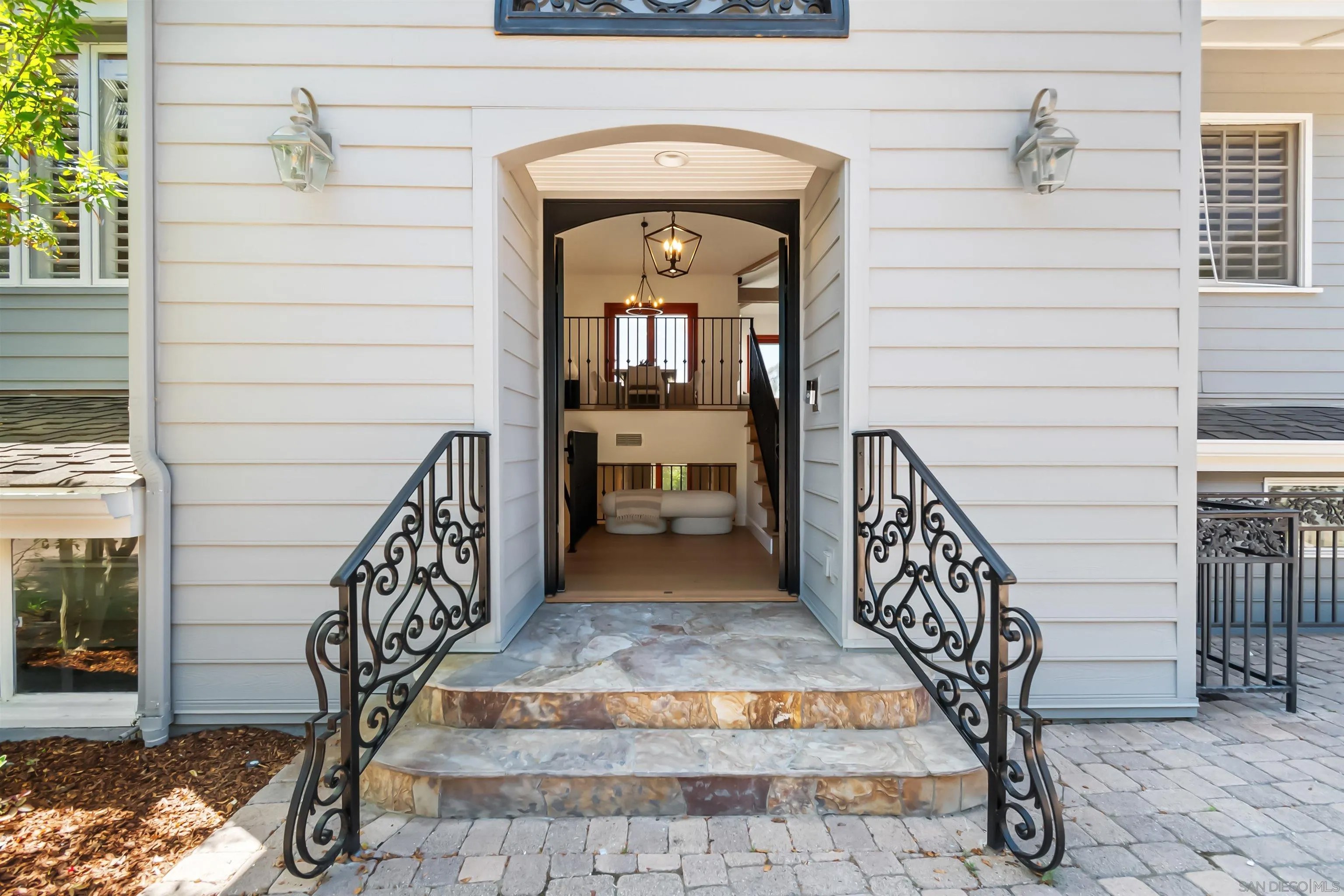 226 Stratford Park Cir