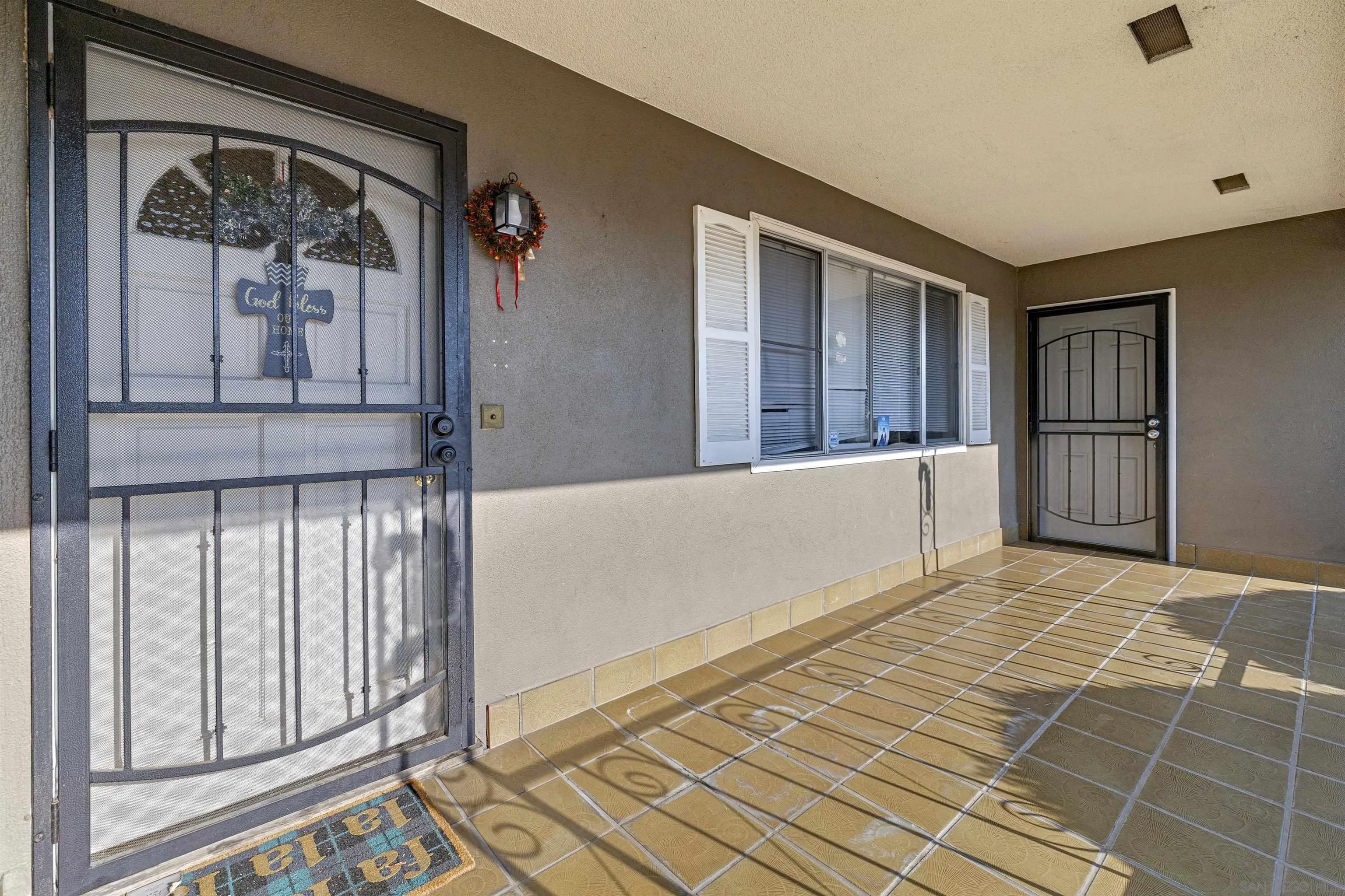 560 Hart street