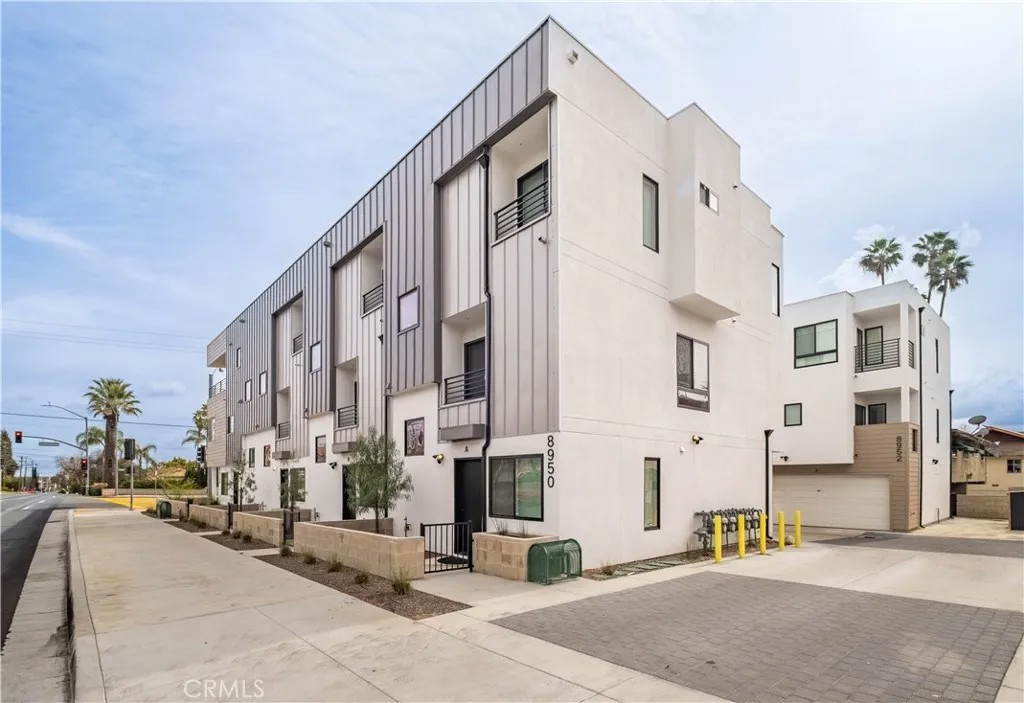 6449 Rosemead Boulevard