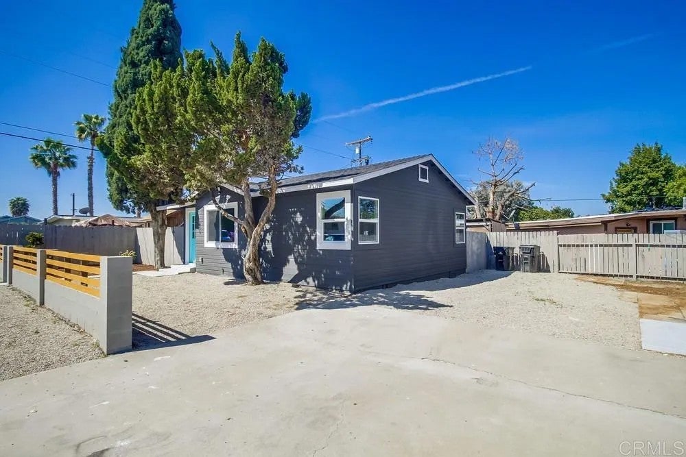 854-856 45Th Street