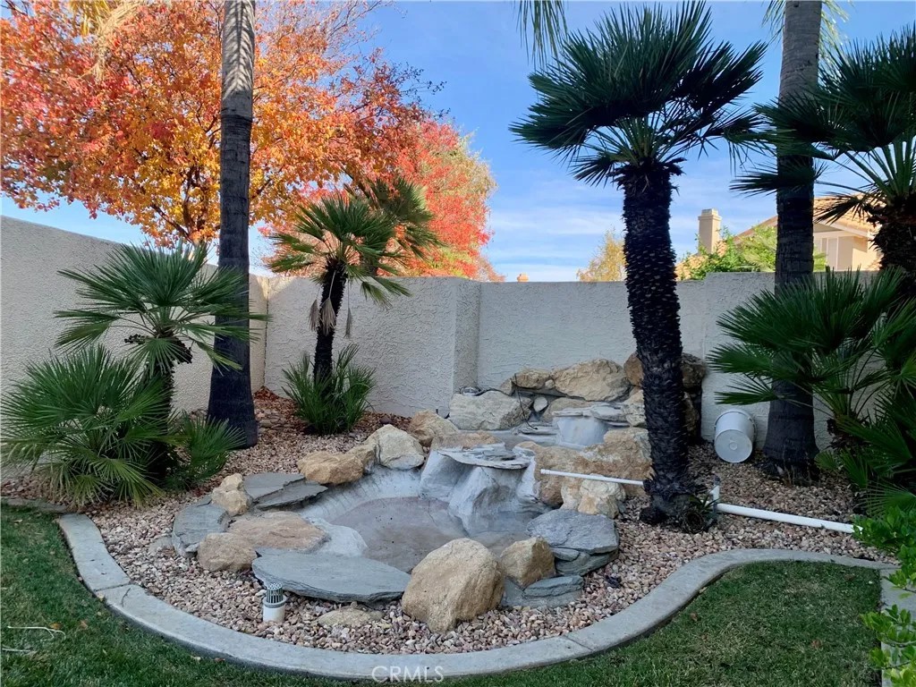 1418 Las Colinas