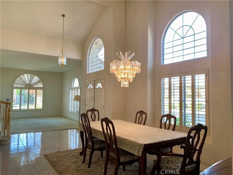 1418 Las Colinas