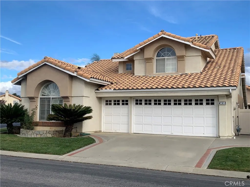 1418 Las Colinas