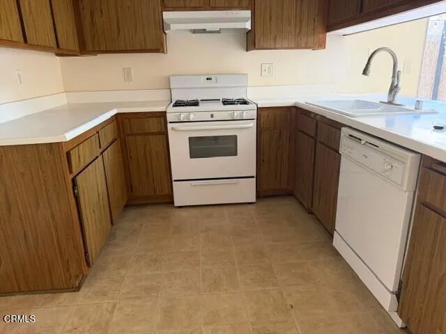 1127 Calle Linares