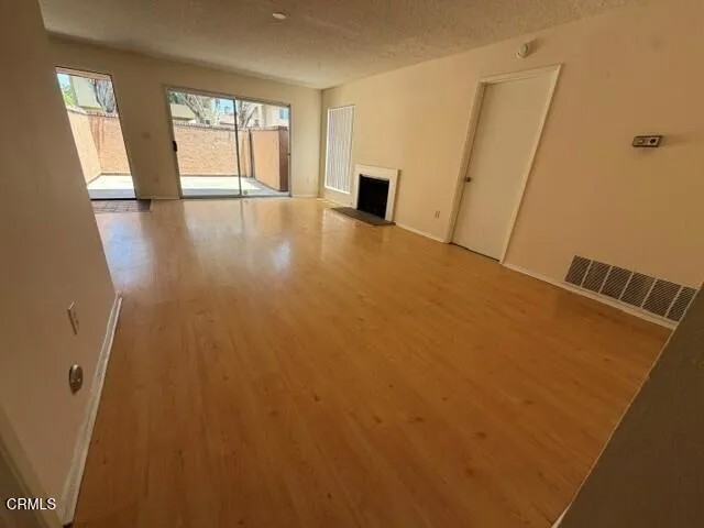 1127 Calle Linares