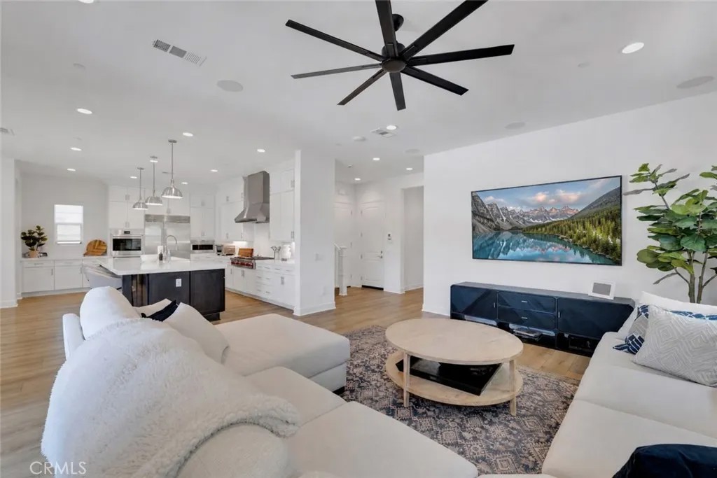 21611 Canyon Cove