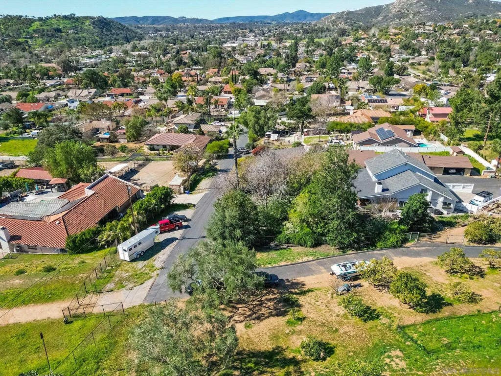 Photo of 43 Carlson Ct, Poway, CA 92064 (MLS # 260017199)