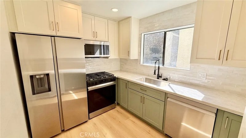 225 N Rose Street 104