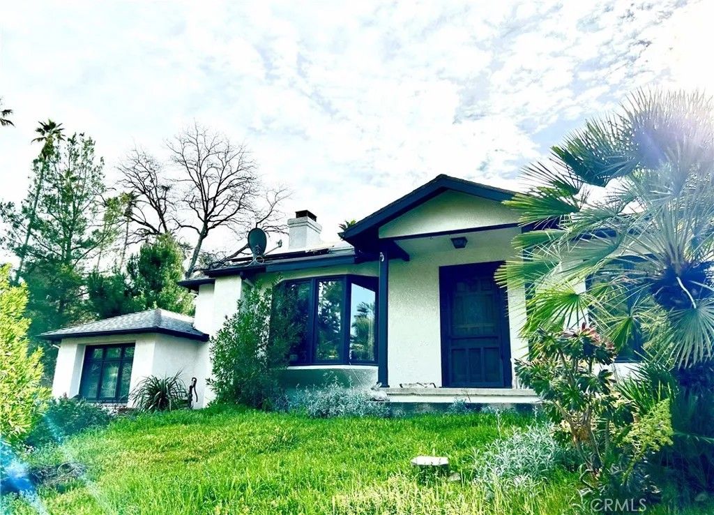 Photo of 116 Franklin Ave, Redlands, CA 92373 (MLS # DW26027937)