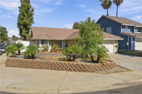 Photo of 41181 Mountain Pride Drive, Murrieta, CA 92562 (MLS # SW26193064)