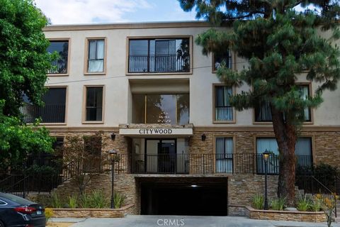Property photo of 15344 Weddington Street 104, Sherman Oaks, CA 91411