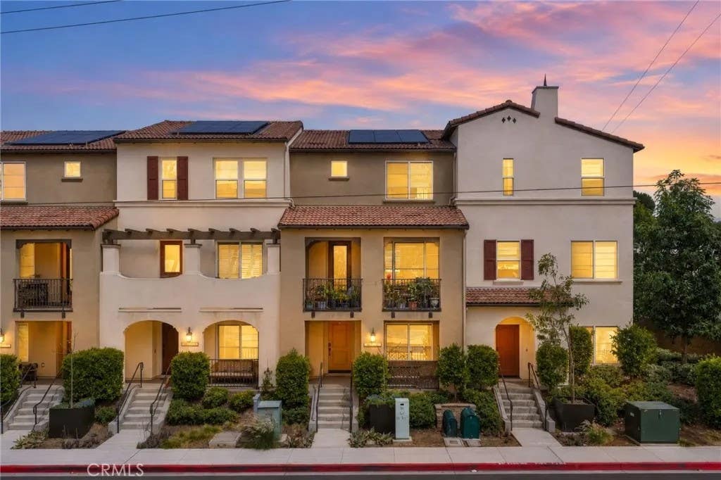 Photo of 2217 S Ava Gln, Escondido, CA 92025 (MLS # SW26169949)
