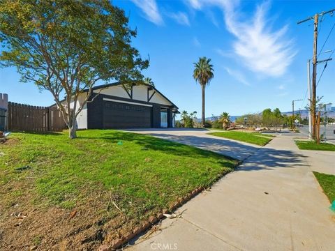 Tiny photo for 313 N Dearborn St, Redlands, CA 92374 (MLS # CV25244004)