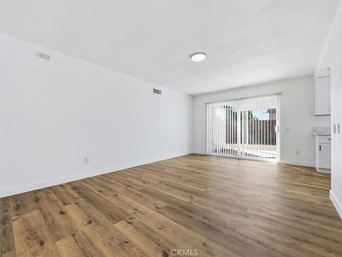 Tiny photo for 313 N Dearborn St, Redlands, CA 92374 (MLS # CV25244004)