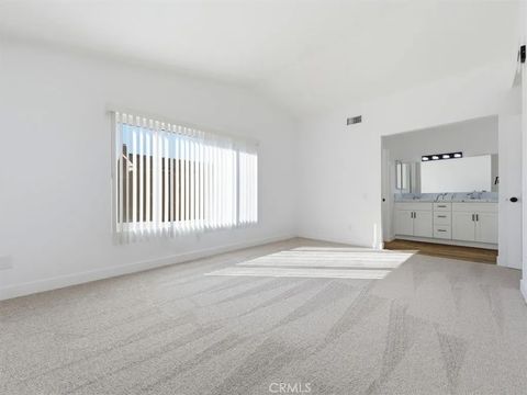 Tiny photo for 313 N Dearborn St, Redlands, CA 92374 (MLS # CV25244004)