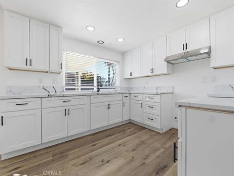 Tiny photo for 313 N Dearborn St, Redlands, CA 92374 (MLS # CV25244004)