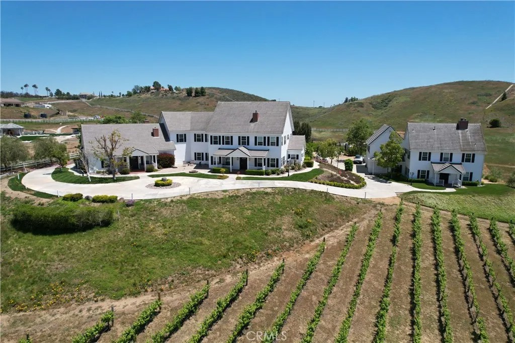 36475 Avenida La Cresta