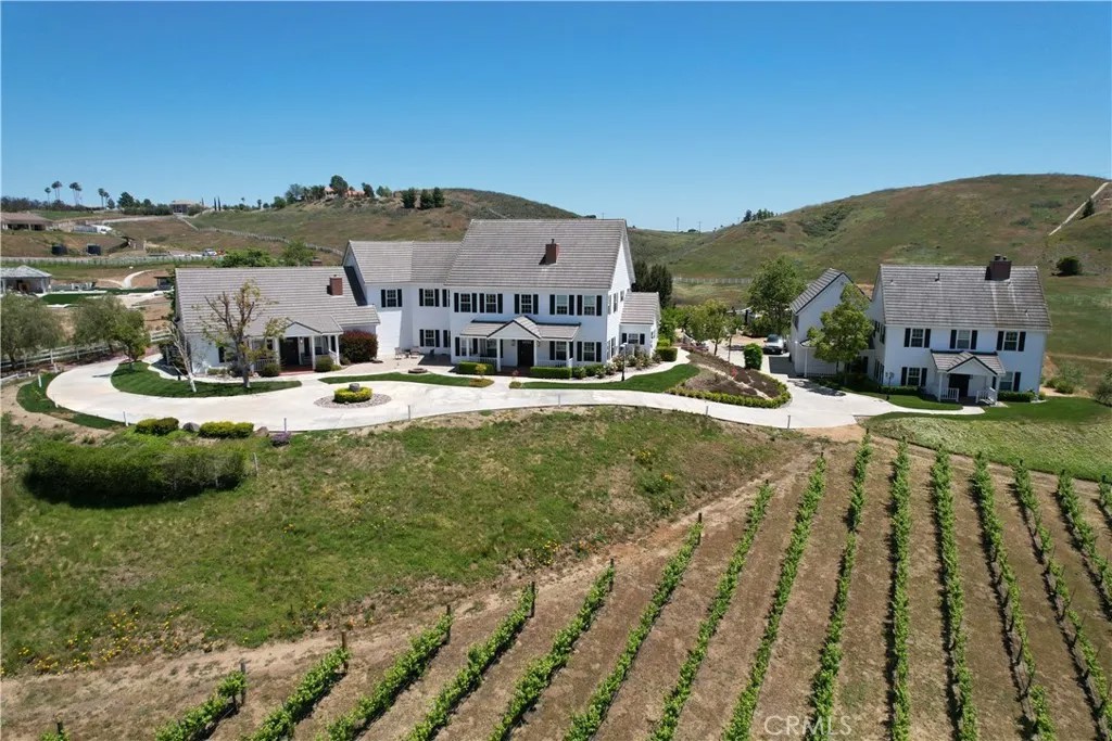 36475 Avenida La Cresta