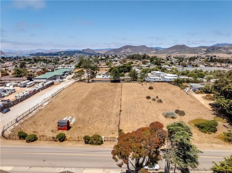 1250 Los Olivos