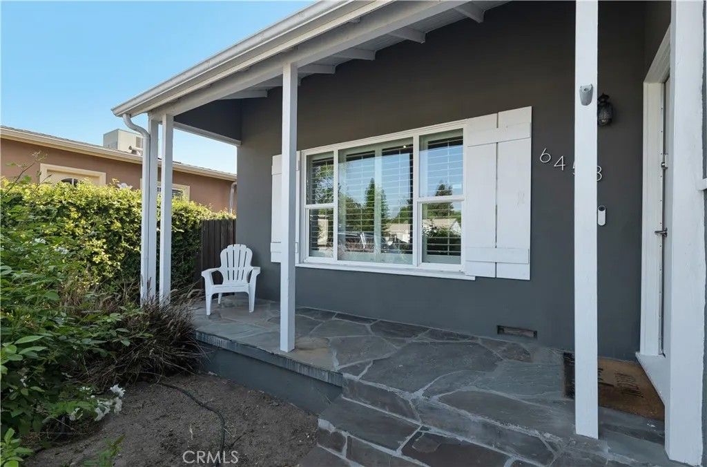 Photo of 6458 Hanna Ave, Woodland Hills, CA 91303 (MLS # SR26084926)
