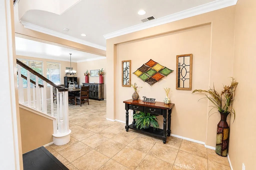 27744 Crestknoll Court