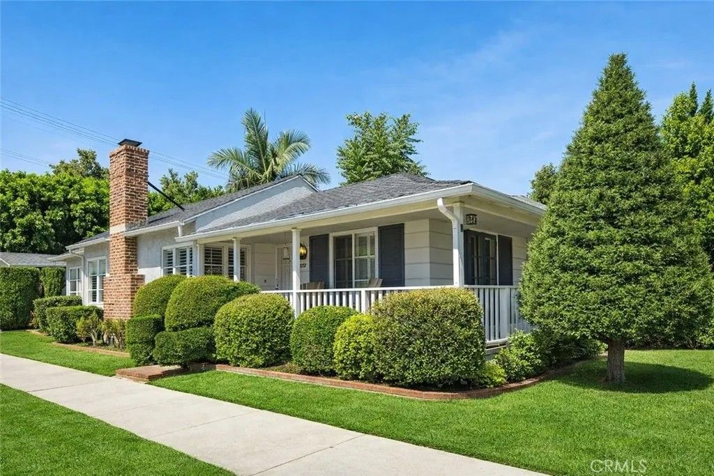 Photo of 4603 Longridge Ave, Sherman Oaks, CA 91423 (MLS # SB26045018)