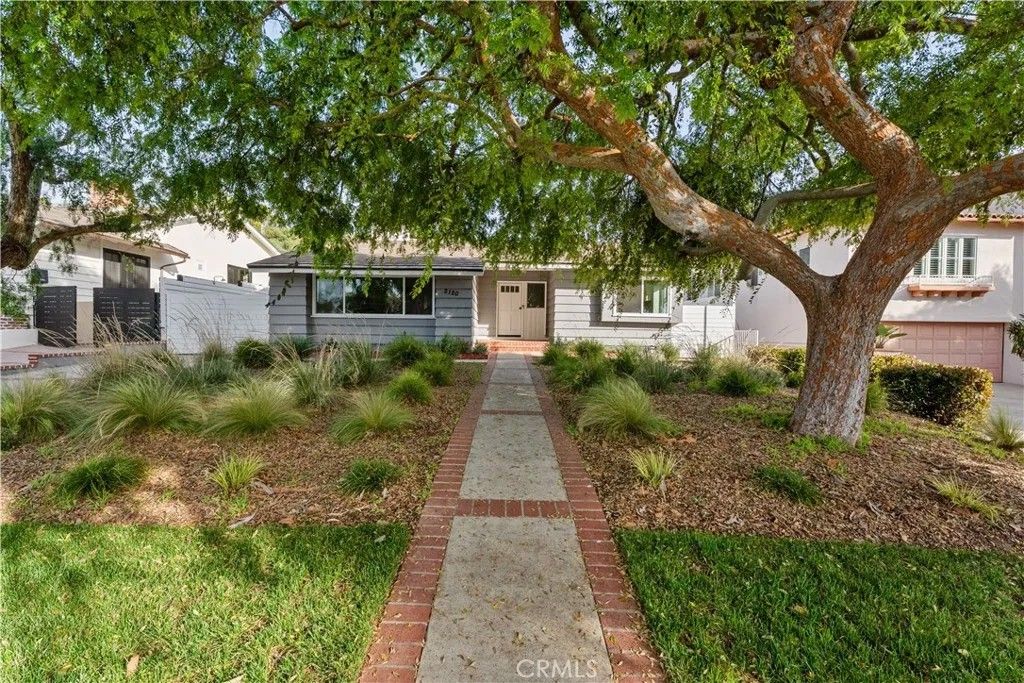 Photo of 2120 Palos Verdes Dr, Palos Verdes Estates, CA 90274 (MLS # SB26023902)