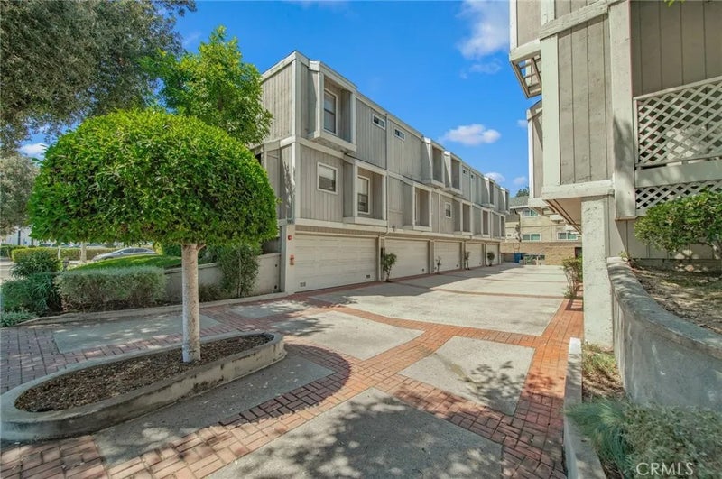 965 E Del Mar Boulevard 4