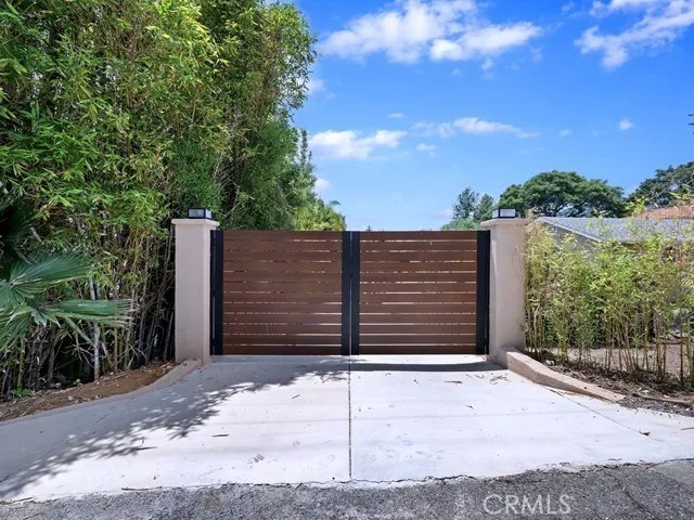 1570 Burgundy Road