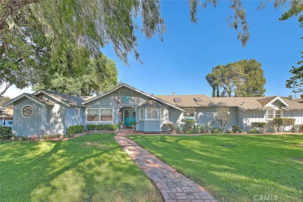 1429 Garretson