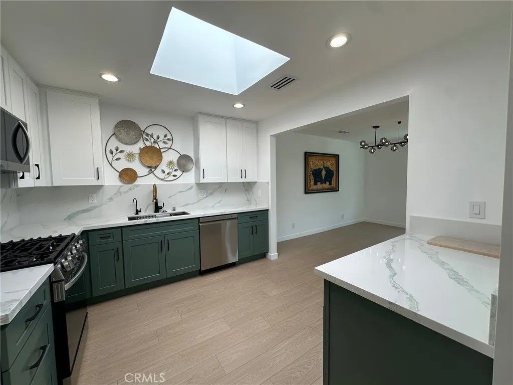 Photo of 1611 E Glenoaks Blvd #1611 1/5, Glendale, CA 91206 (MLS # SR26087266)
