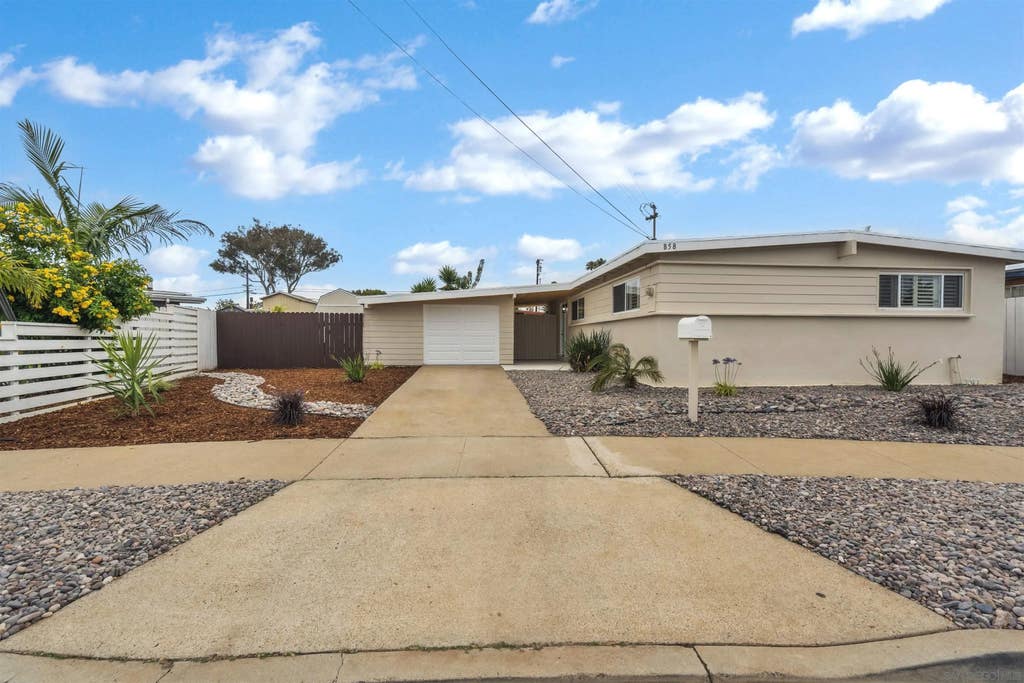 Photo of 858 Hickory CT, Imperial Beach, CA 91932 (MLS # 260020424)