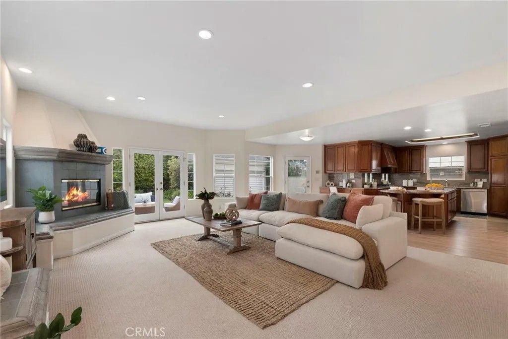 Photo of 6611 W 81st Street, Los Angeles, CA 90045 (MLS # SB26029446)