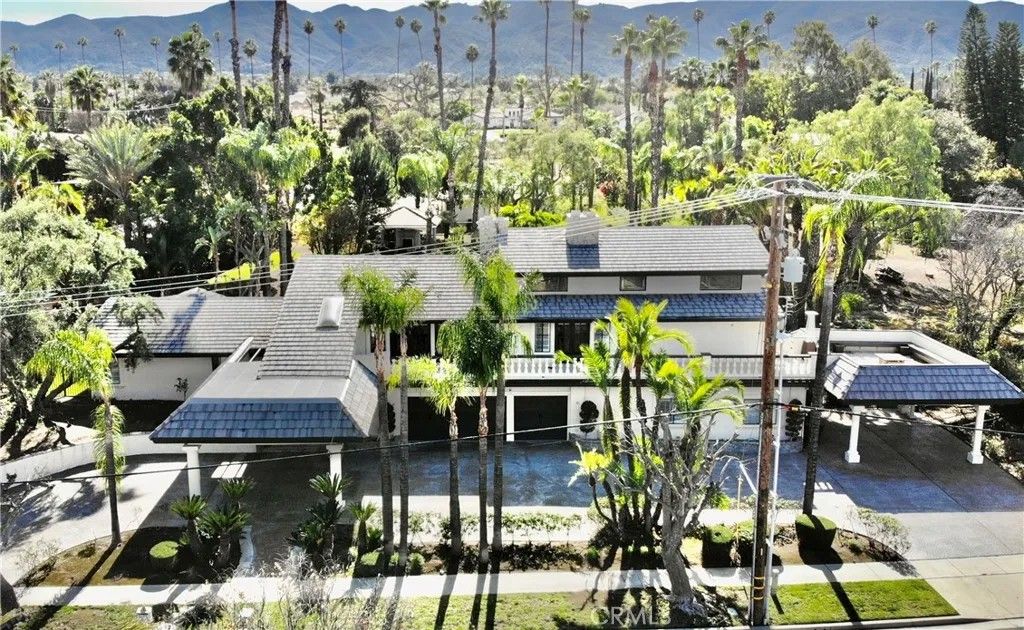 Photo of 870 Encanto Street, Corona, CA 92881 (MLS # IV25055860)