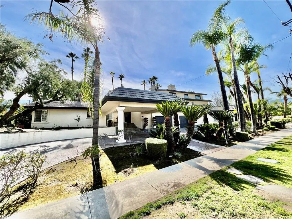Photo of 870 Encanto Street, Corona, CA 92881 (MLS # IV25055860)