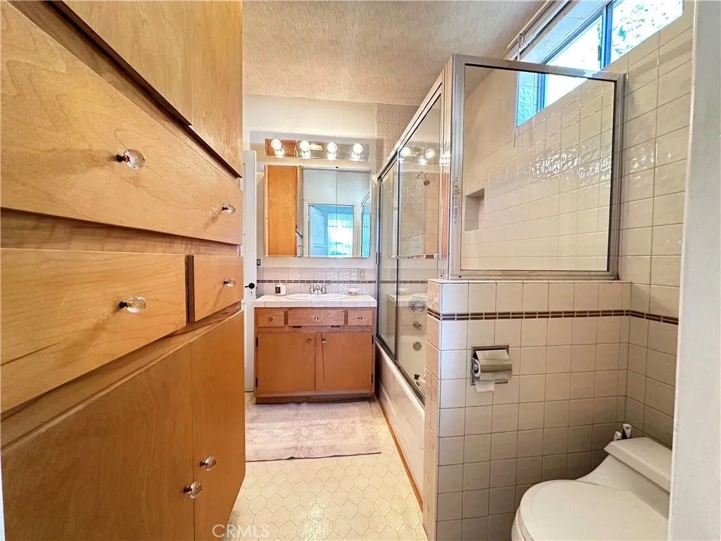 Photo of 7445 Orion #1, Van Nuys, CA 91406 (MLS # SR26034673)